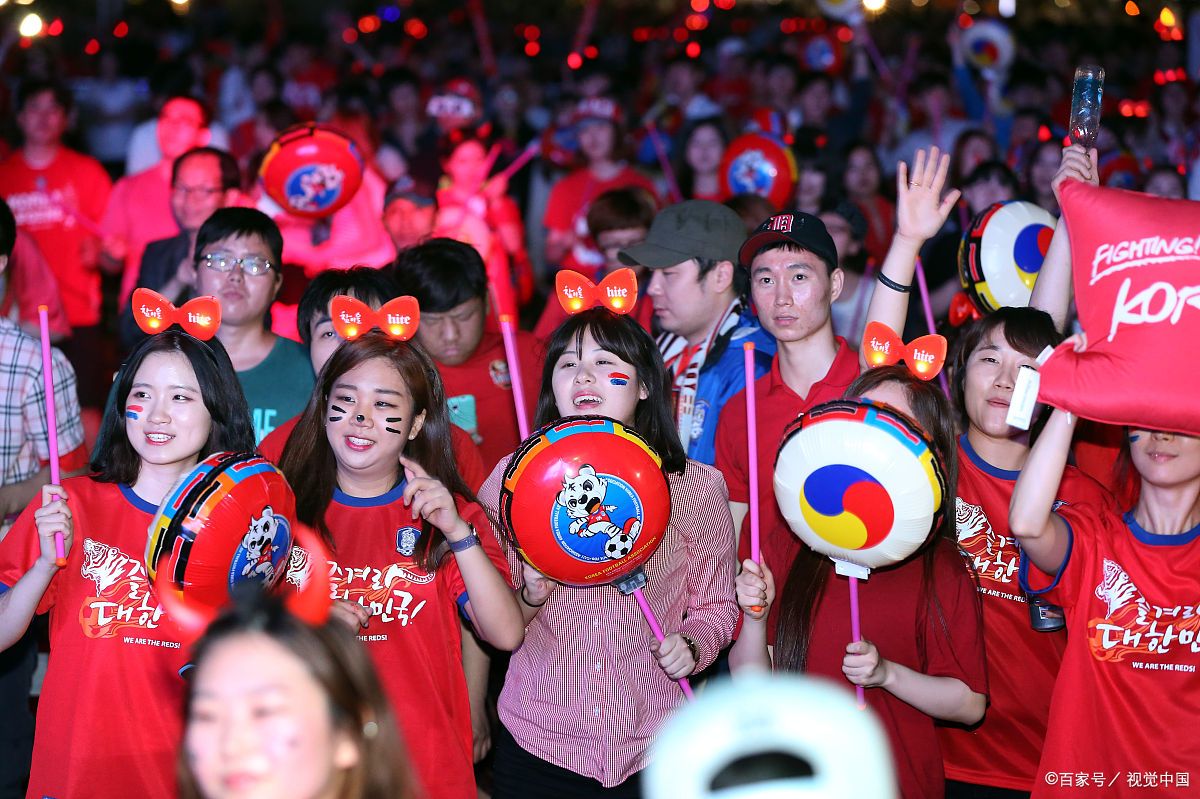 包含比赛现场火爆燃烧，成千上万球迷尽情呐喊的词条